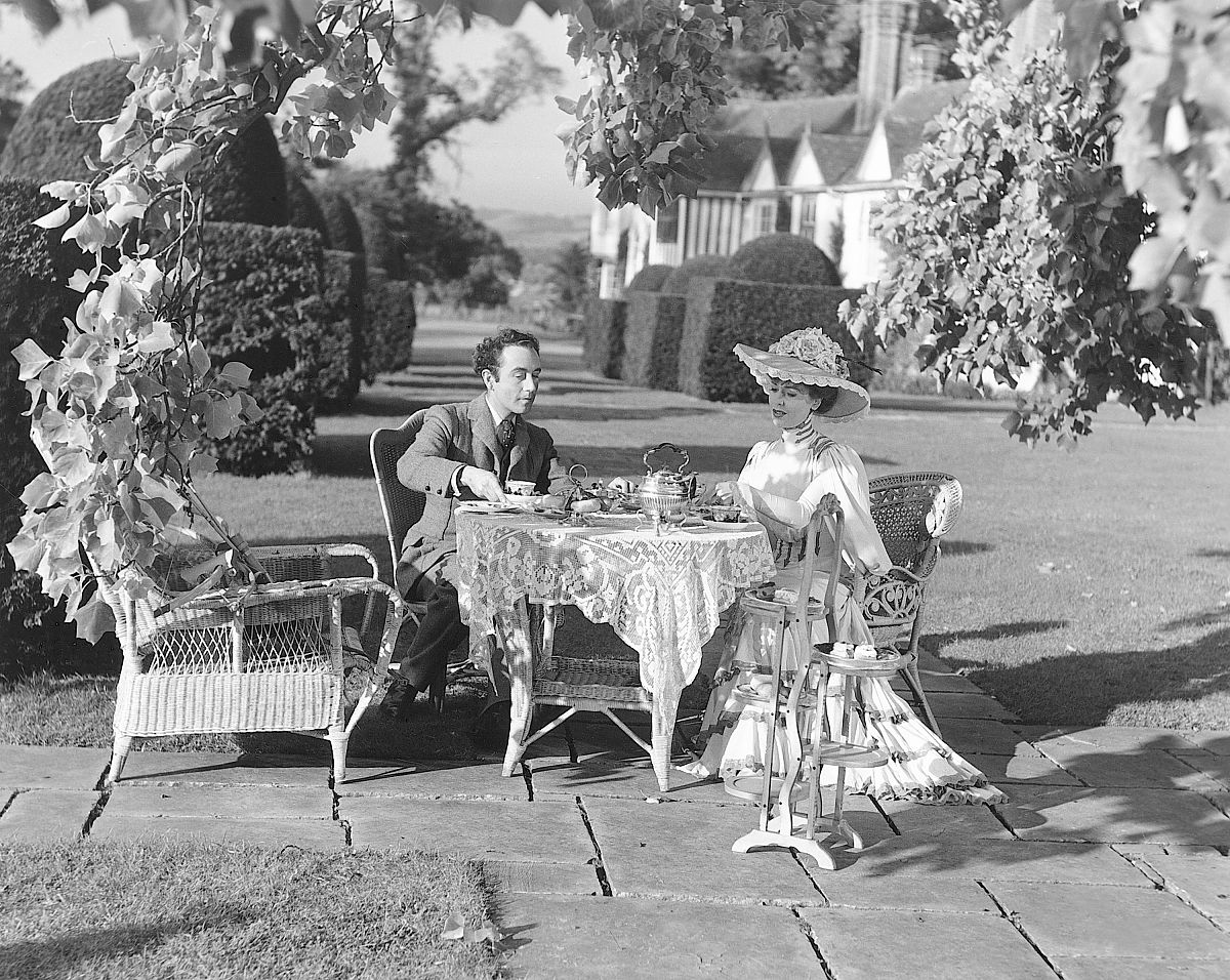 Adel verpflichtet - Film-Still