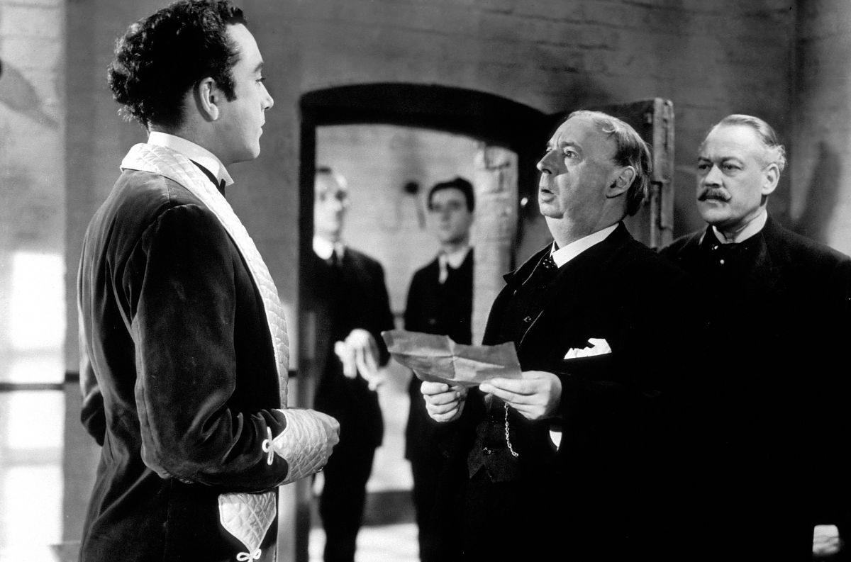 Adel verpflichtet - Film-Still