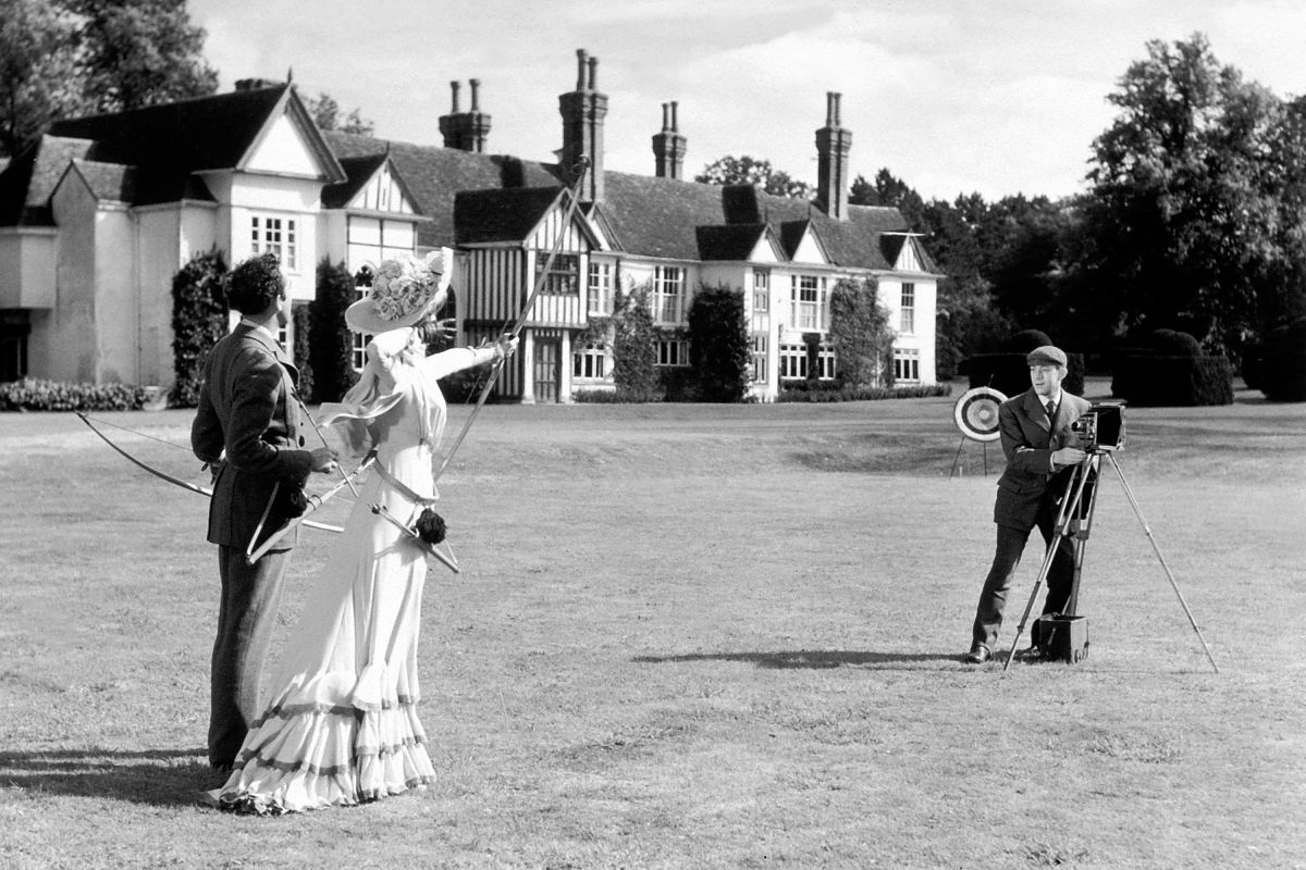 Adel verpflichtet - Film-Still