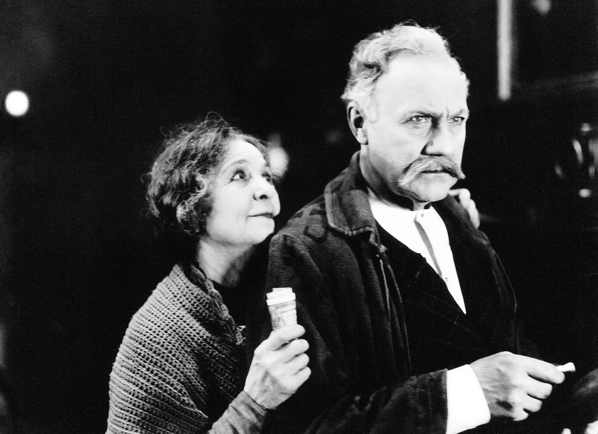 Charlie Chaplin - Die Nächte einer schönen Frau - Film-Still