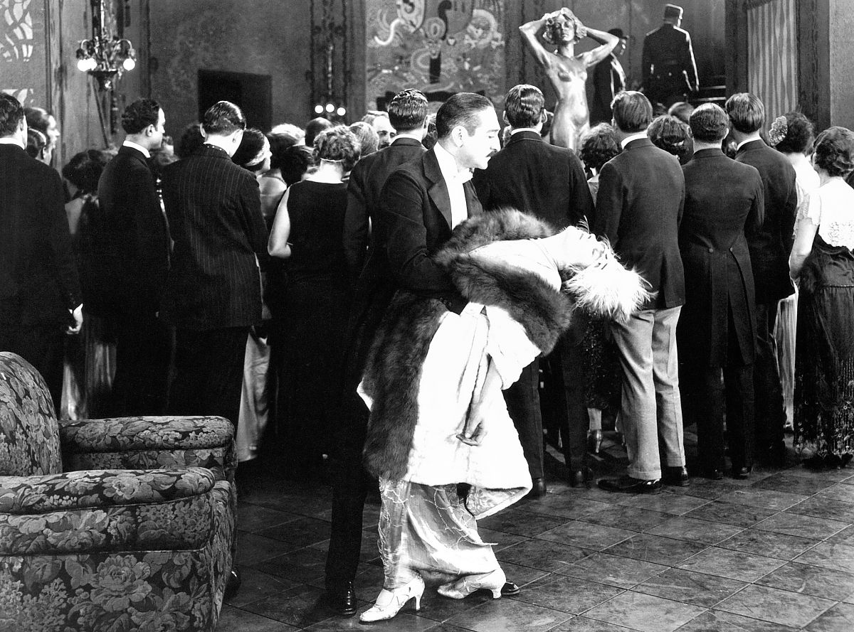 Charlie Chaplin - Die Nächte einer schönen Frau - Film-Still