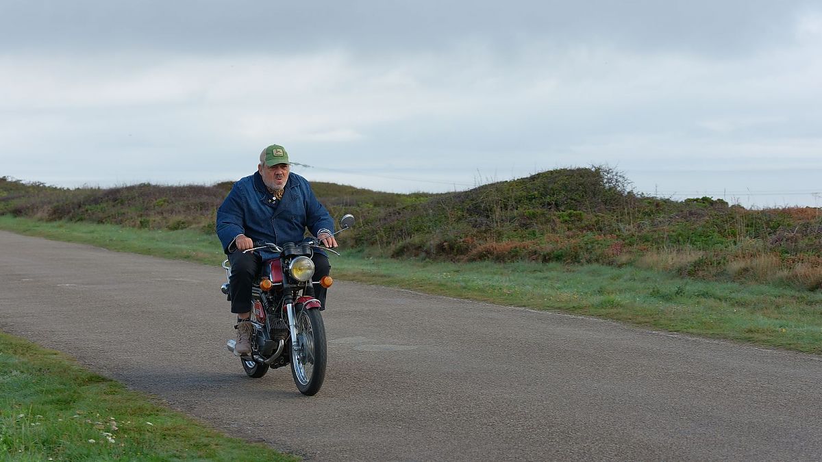 Das große Los – 1 Insel, 40 Einwohner, 2 Betrüger - Film-Still