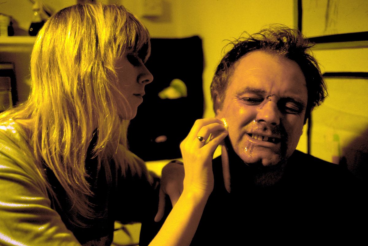 Raining Stones - Film-Still