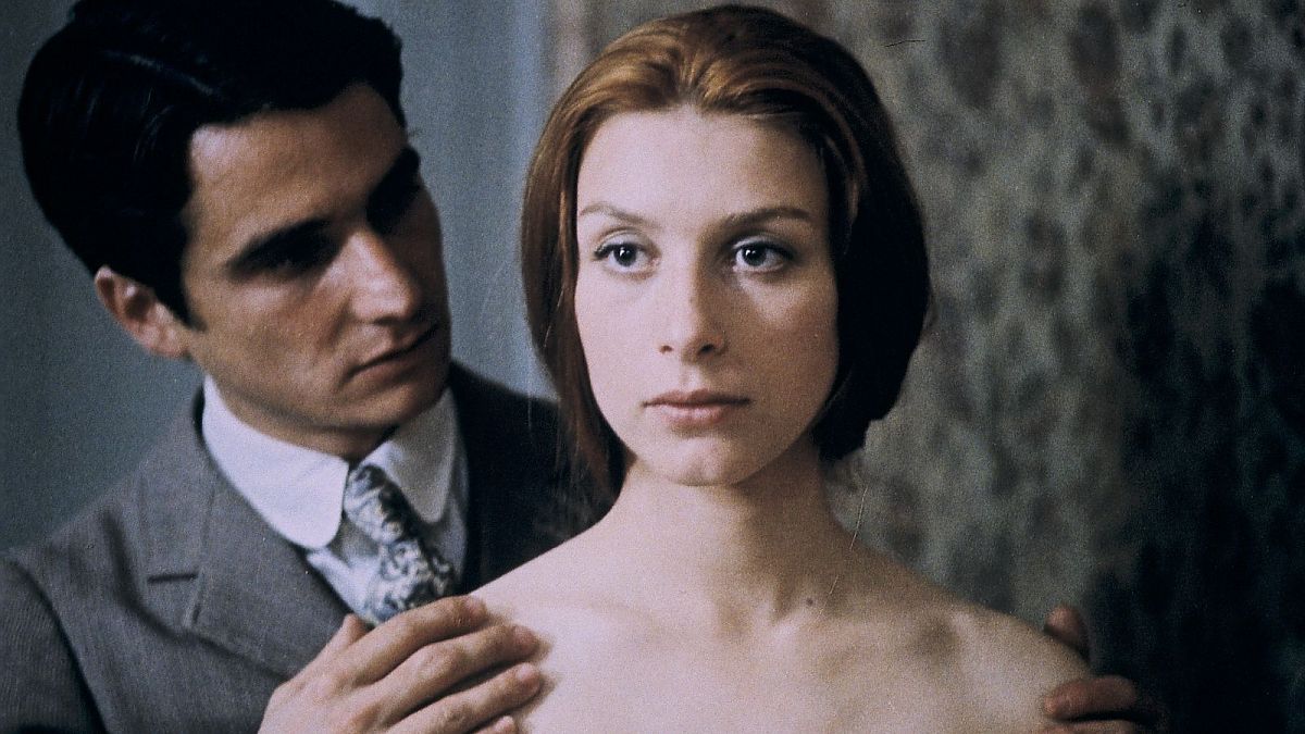 Zwei Mädchen aus Wales und die Liebe zum Kontinent - Film-Still