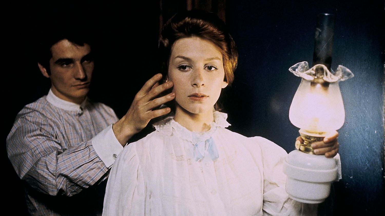 Bild zu Zwei Mädchen aus Wales und die Liebe zum Kontinent